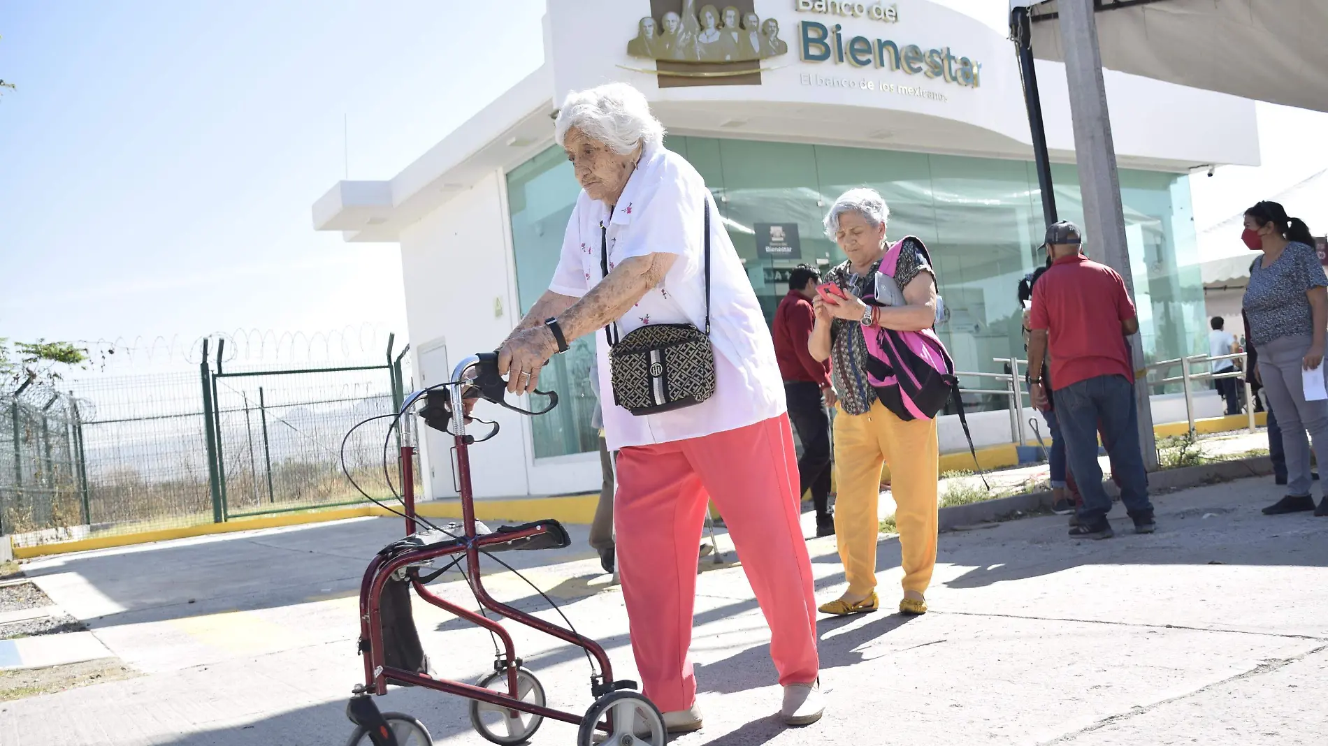 f carmona tarjetas bienestar (1)